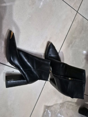 Black boots used size 40 with wear
