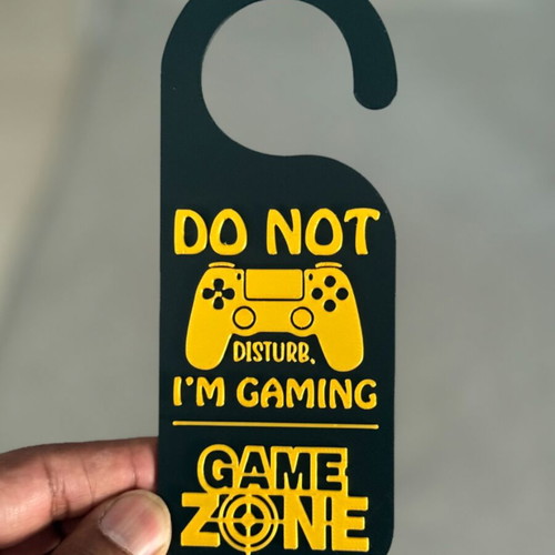 Logo sign 3D print Do Not Disturb for game rooms, like new, plastic PLA