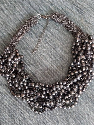 Κολιέ τύπου τσόκερ με πέτρες και μαύρο ρόδιο σαν καινούργιο