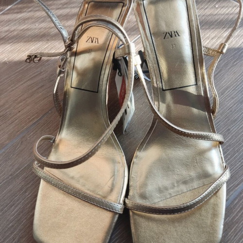 Zara leather sandals new, gold color, size 37