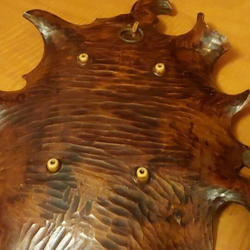 Wooden decorative plates like new, leaf-shaped