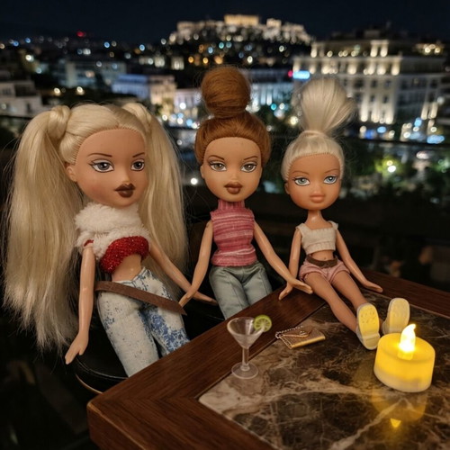 Pack of 10 small dolls with two Enchantimals and Barbie Fairytale