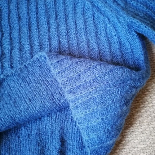 Women's handmade wool sweater like new, blue, size M/L
