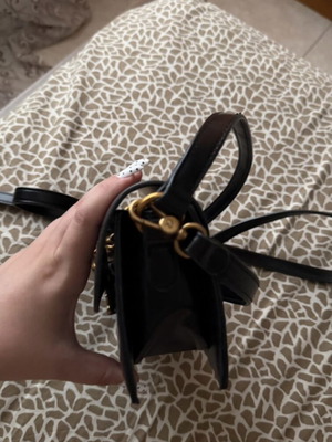 Axel leather crossbody bag, black