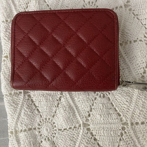 DKNY leather wallet medium size new, red