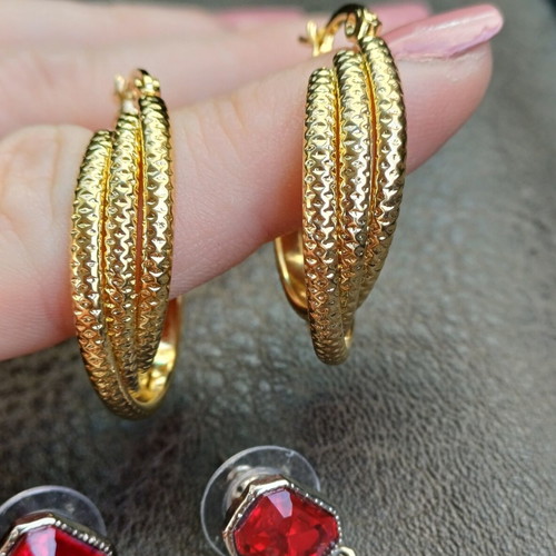 Vintage earrings set like new, gold and silver with red