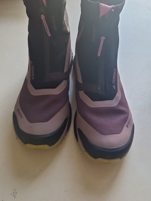 Nike Terrex waterproof hiking boots like new, size 42