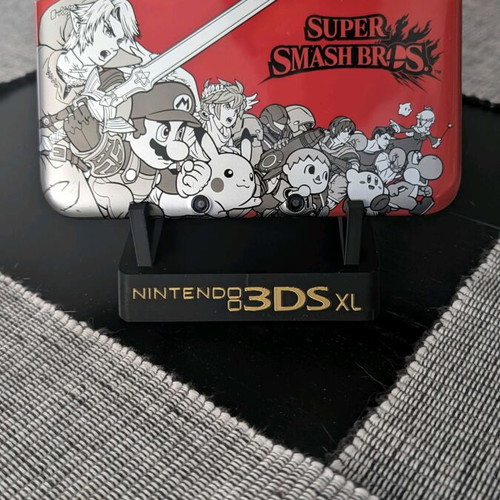 Nintendo 3DS XL Stand like new
