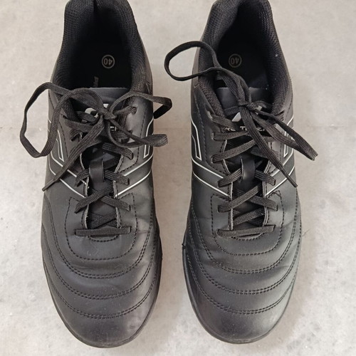 Pro Touch football shoes size 40 like new, black