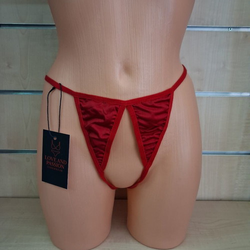 Women's red open string with decorative heart chain, new, one size