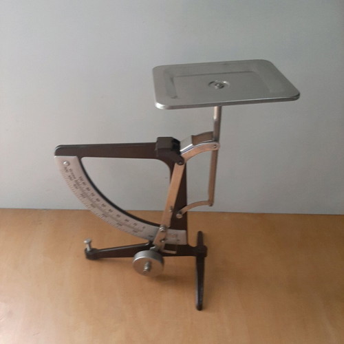 Vintage postal scale like new in excellent condition