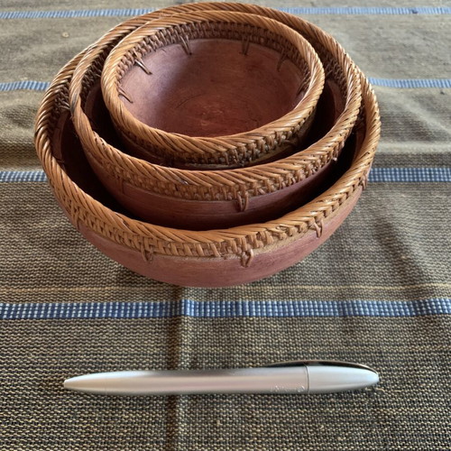 Set of three small handmade bowls in wood and rattan like new