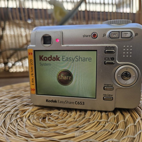 Kodak EasyShare C653 6.1MP digital point-and-shoot camera bundle