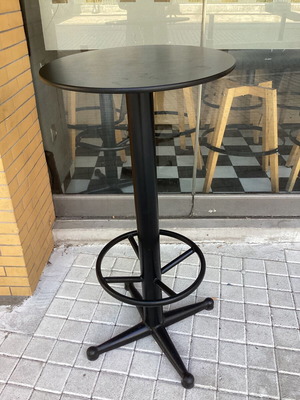Stand used, 6 solid metal stands and 9 stands with metal base and wooden top