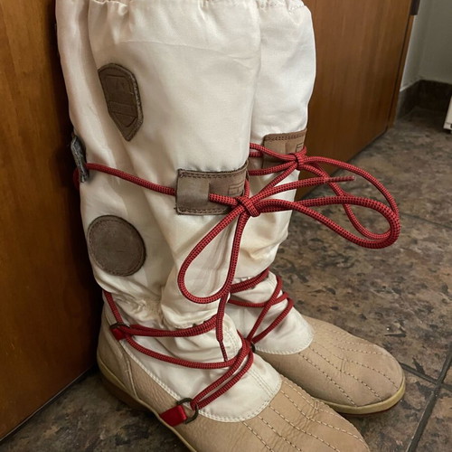 Tommy Hilfiger boots used size 39 beige red with fleece lining