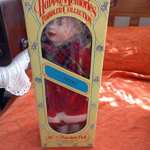 Heritage Mint Nicole Porcelain Doll used, vintage 1990