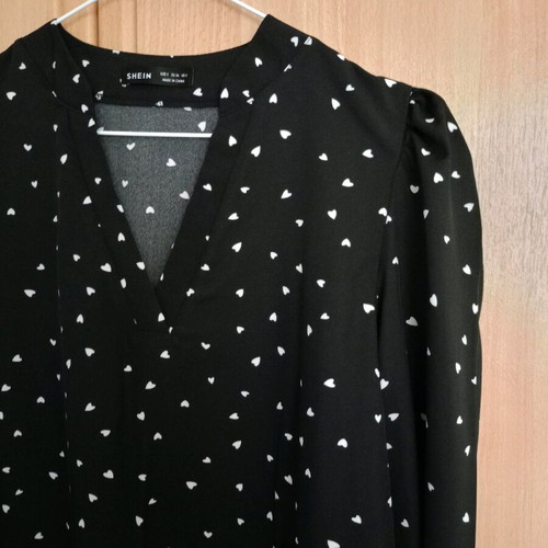 Blouse with white hearts like new, size small, Shein