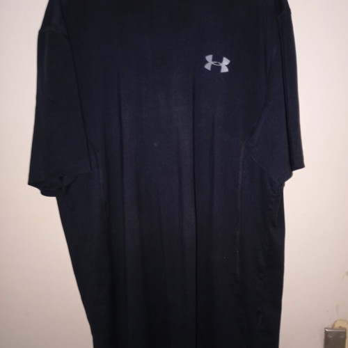 Under Armour Heat Gear men's sports t-shirt used, size M, black