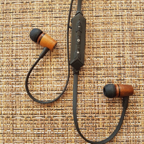 Kruger&Matz Bluetooth headphone with wooden body like new