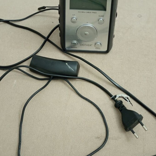 Electronic clock like new, digital table type