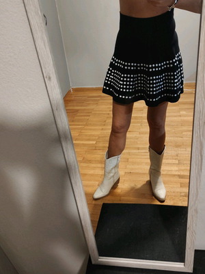 High-waisted short winter skirt black new
