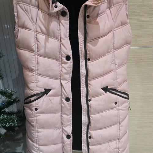 Pink sleeveless jacket with inner fur like new