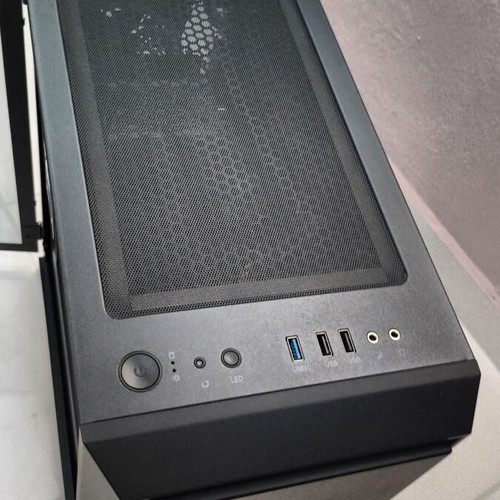 Desktop PC Tower with Gigabyte B550M DS3H and AMD Ryzen 7 5800X