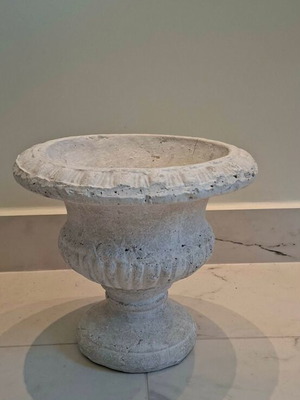 Ceramic flowerpot white like new