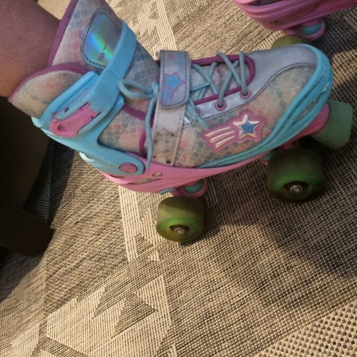 Children's light-up roller skates used with adjustable size 34-37