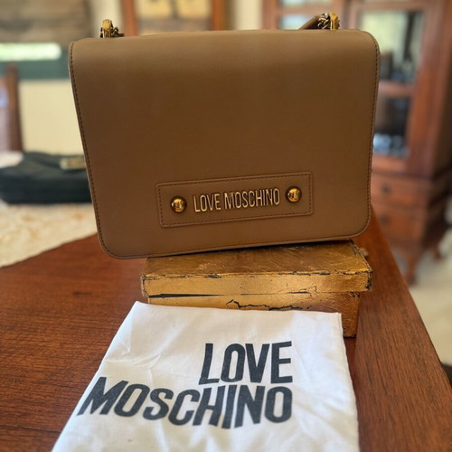 Moschino shoulder bag like new, camel color