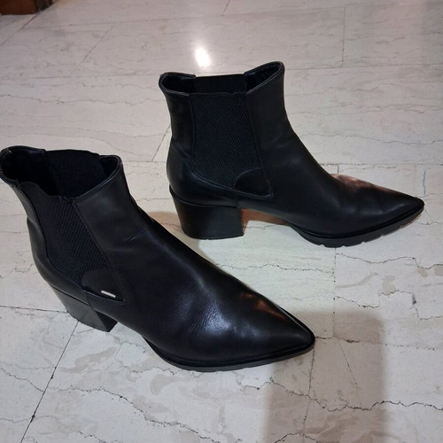 Nak women's leather ankle boots size 38 like new, black with elastic