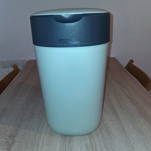 Tommee Tippee Twist and Click Diaper Disposal Bin blue used