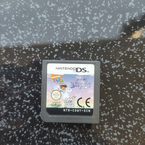 Nintendo DS Dora Saves the Snow Princess game, like new