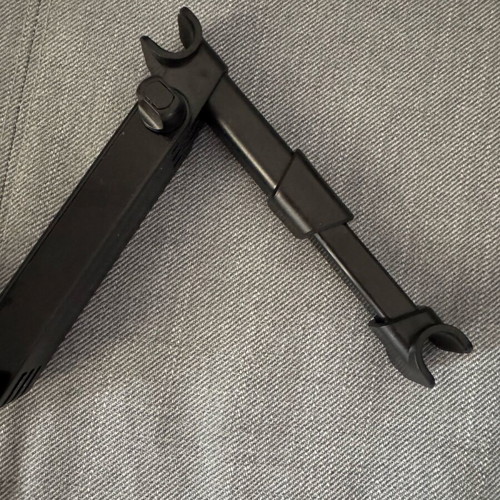 Car Headrest Tablet Holder like new