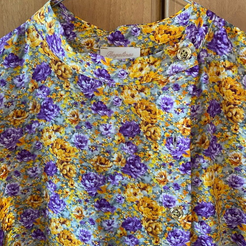 Regalinas floral shirt new, size M, multicolor