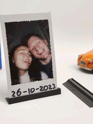 Instax Polaroid base new, simple