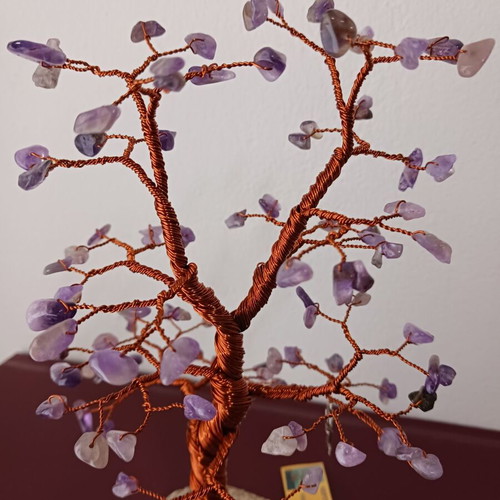 Tree with varnished copper wire and amethyst crystals new