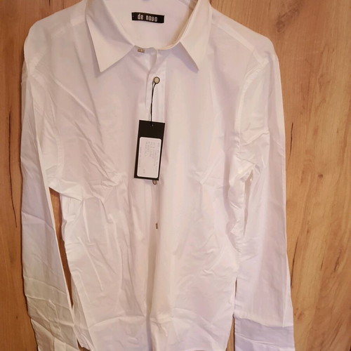 De Novo white shirt new with skull embroidery size L
