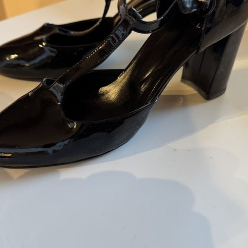 Tsakiris Mallas black patent leather pumps size 40 like new