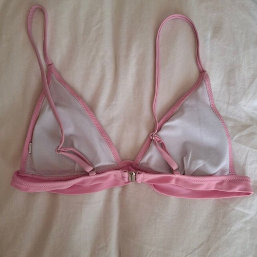 Pink bikini top like new, triangle with metal clasp