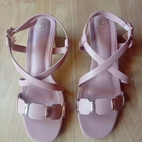 Laura Biagiotti leather sandals size 41 like new, pink
