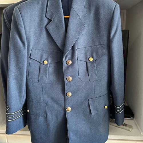 Winter Air Force Uniform Battle Dress like new, size M, Squadron Leader rank