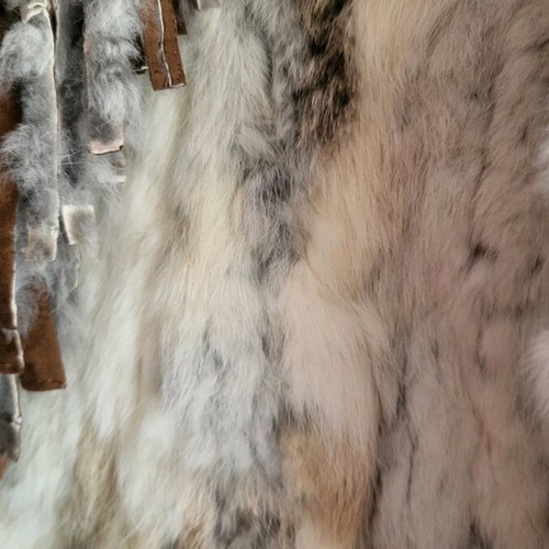 Women's short brown fur coat with castor like new