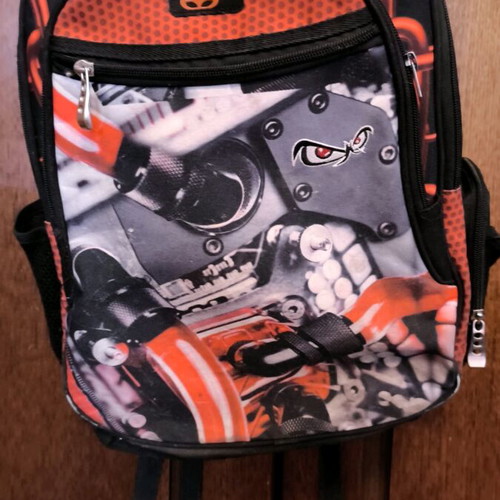 No Fear school backpack in very good condition with defective pocket
