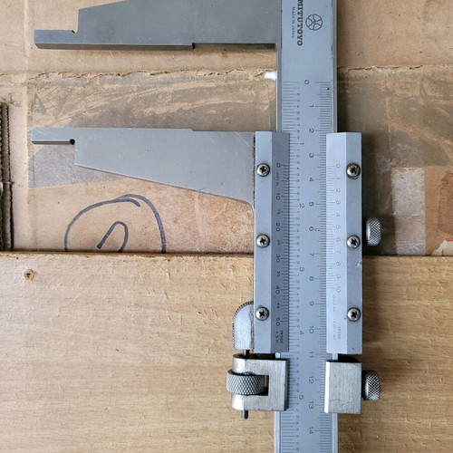 Mitutoyo heavy-duty caliper like new