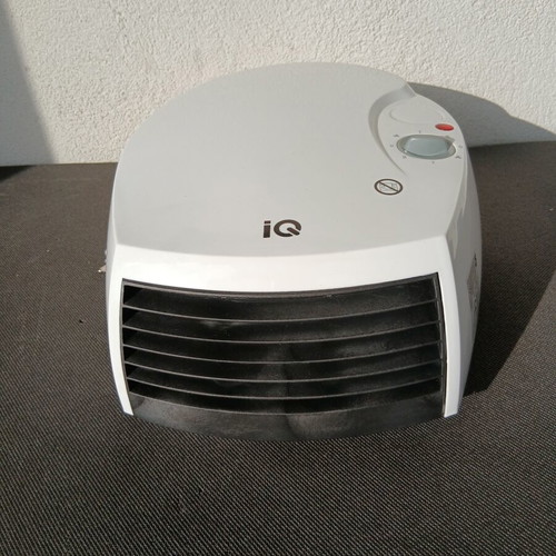 IQ Bathroom Heater IP21 Wall Mounted 2000W like new