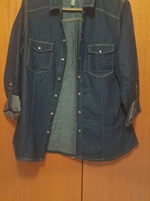 Stradivarius denim shirt like new, size L, blue
