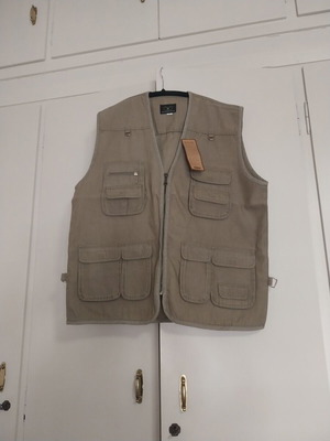 Shengyabao men's vest beige XL new with multiple pockets