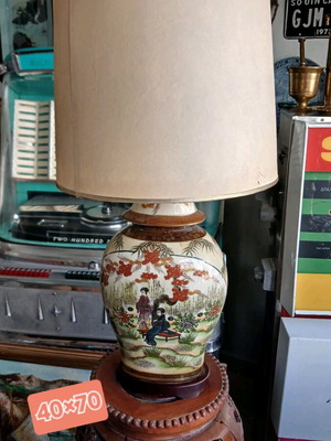 Vintage lamp 1930s like new, porcelain