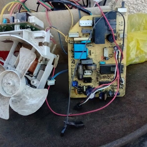 Electronic parts used, pack with non-working circuit boards